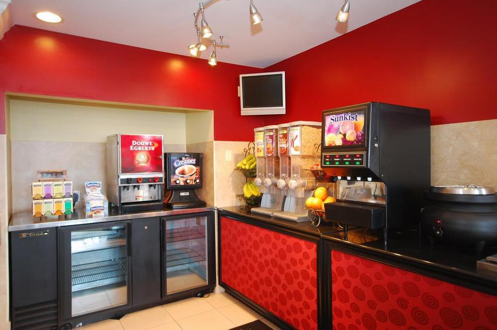 Best Western Plus Franklin Square Inn Трой Ресторан фото